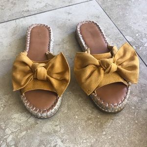 Universal Thread Yellow Bow Slide Sandals